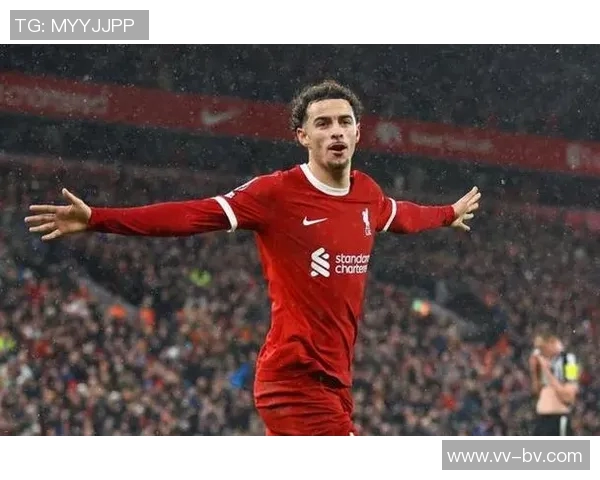 柯蒂斯琼斯感恩萨拉赫支持享受脚下有球的乐趣与挑战