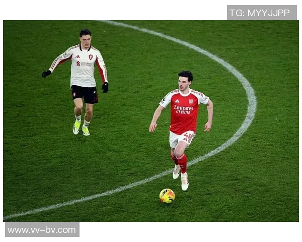 内维尔分析利物浦现状认为仍有机会争夺欧冠资格但难回巅峰状态