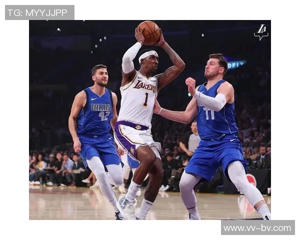 替补梅里尔表现出色五记三分助球队赢得胜利首末节各得11分 替补梅里尔表现出色五记三分助球队赢得胜利首末节各得11分